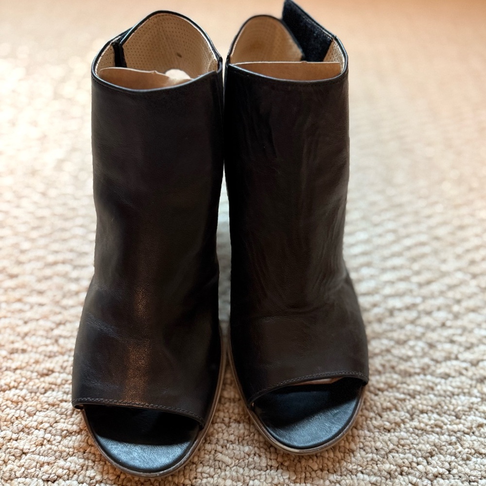 Gabor Black Peep Toe Booties Size 10 GUC